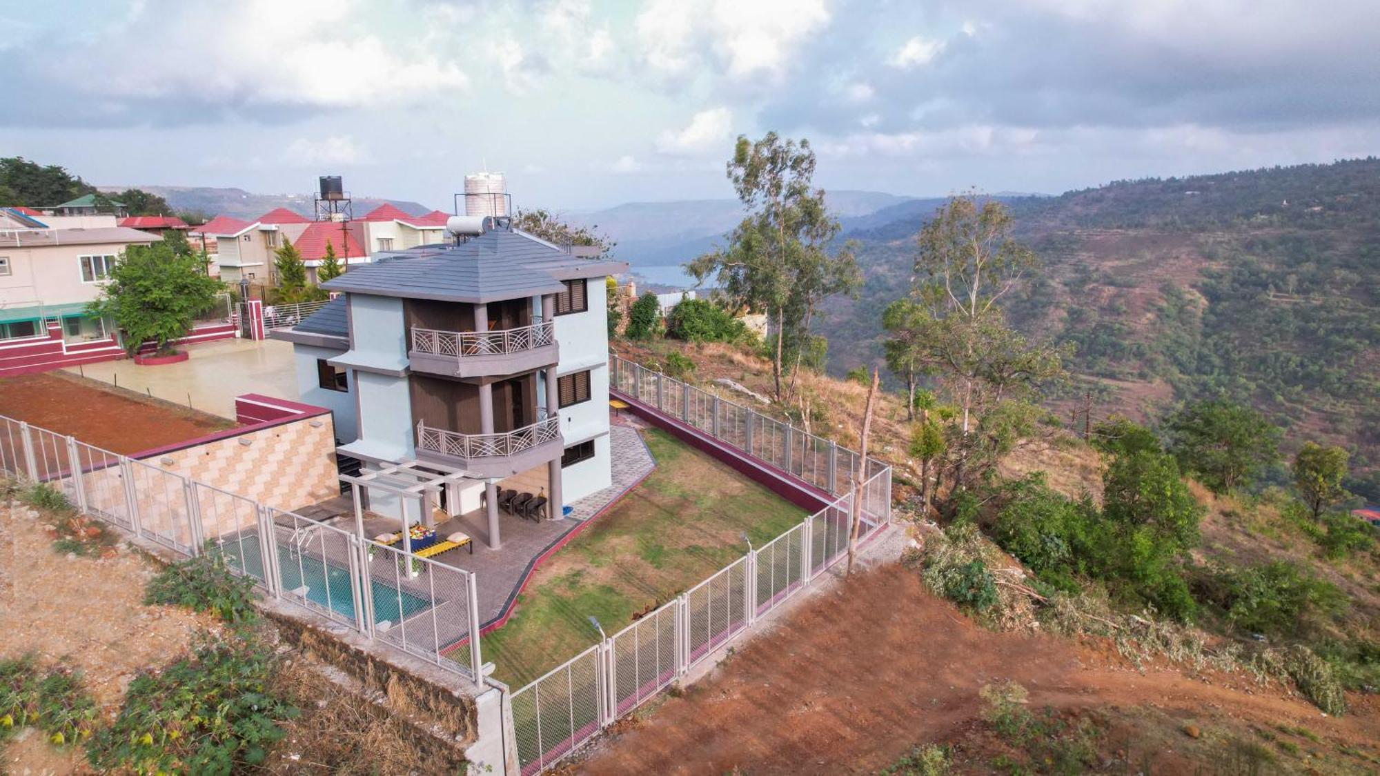 Magnum Villa Панчгани Екстериор снимка