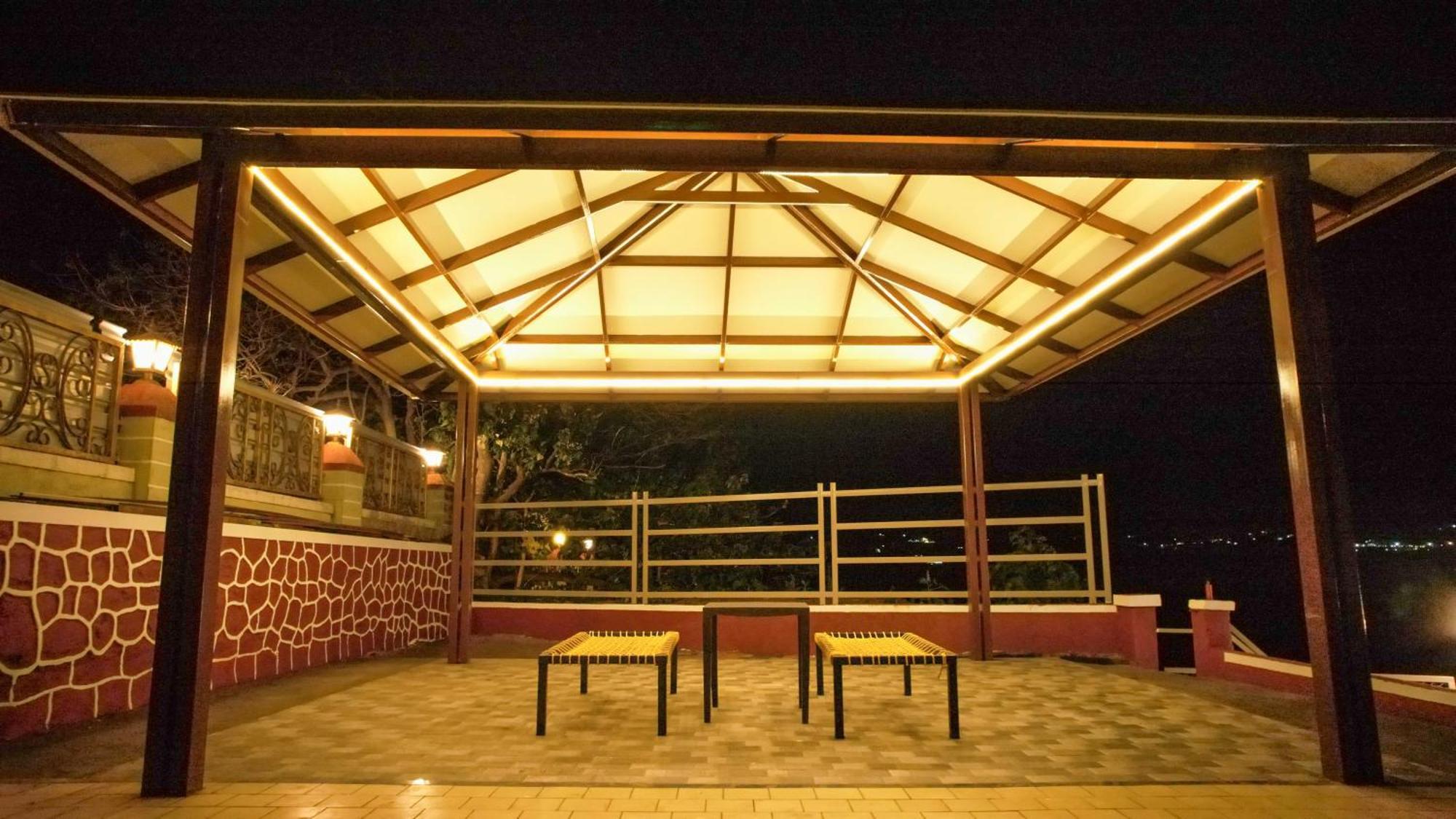 Magnum Villa Панчгани Екстериор снимка